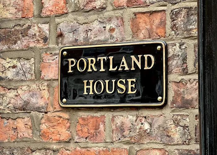 Minster Heights Apartment *