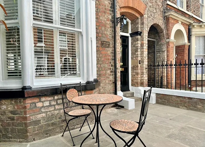 Minster Heights * יורק